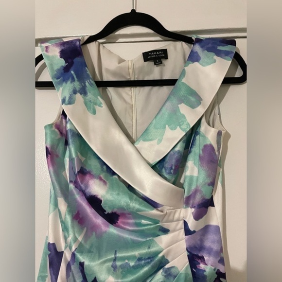 Tahari Floral MIDI Dress Size 2 - Picture 6 of 7
